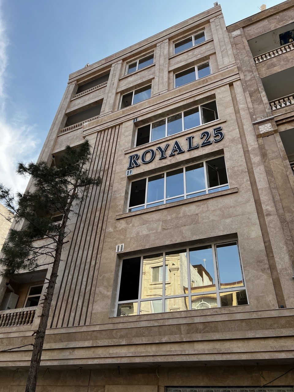 پروژه حسابی - نمای اصلی ساختمان