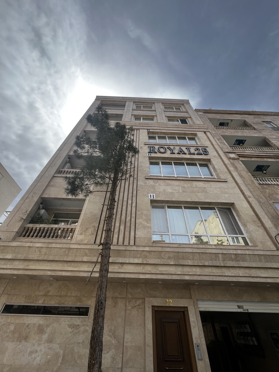 پروژه حسابی - راه پله اصلی